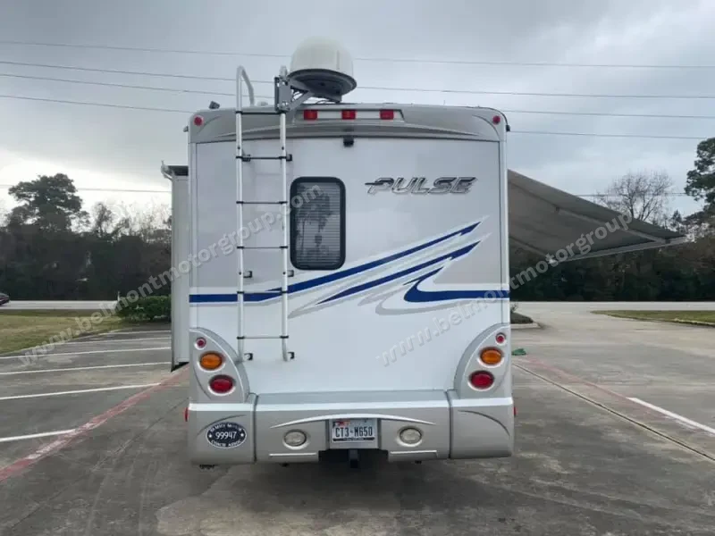 2009 Fleetwood Pulse 24a photo 6