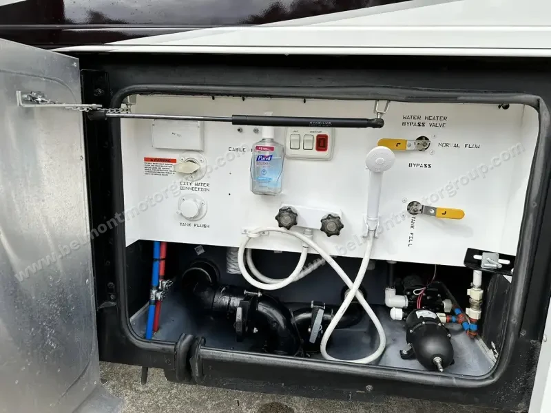 2017 Tiffin Allegro Breeze 32BR photo 26