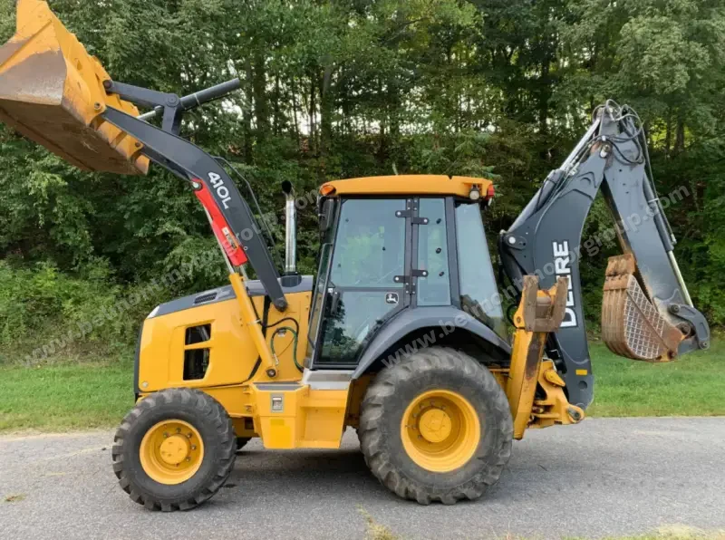 2017 John Deere 410L photo 3