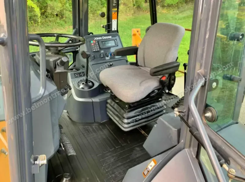 2017 John Deere 410L photo 10