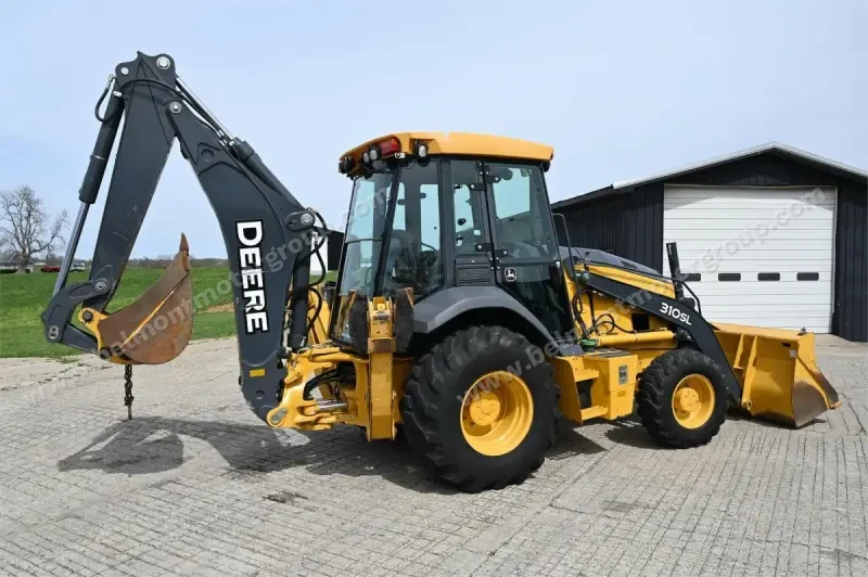 2015 John Deere 310SL photo 14