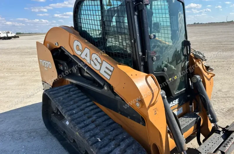 2019 Case TV370 photo 29