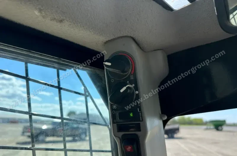 2019 Case TV370 photo 43