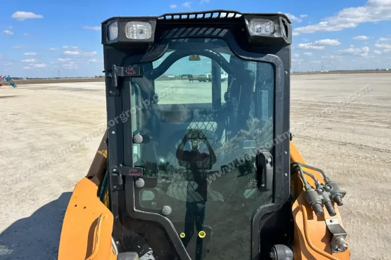 2019 Case TV370 photo 32
