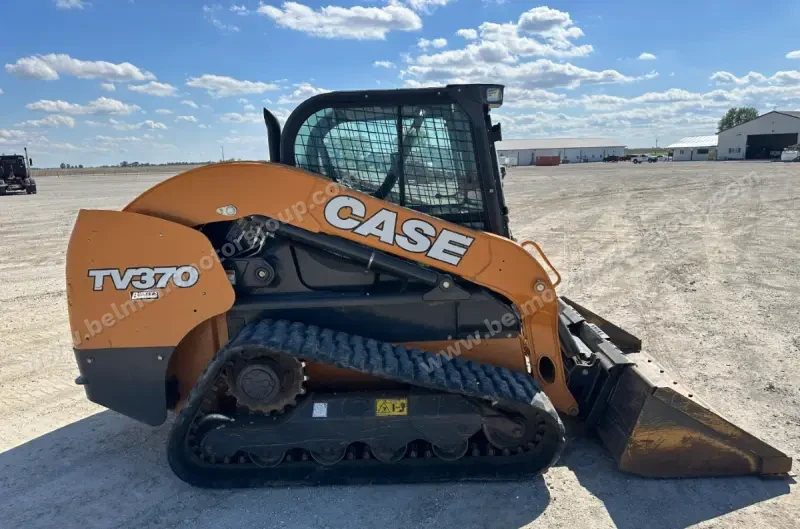 2019 Case TV370 photo 5