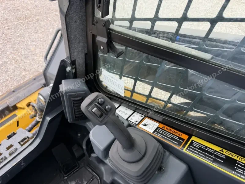 2020 John Deere 333G photo 12