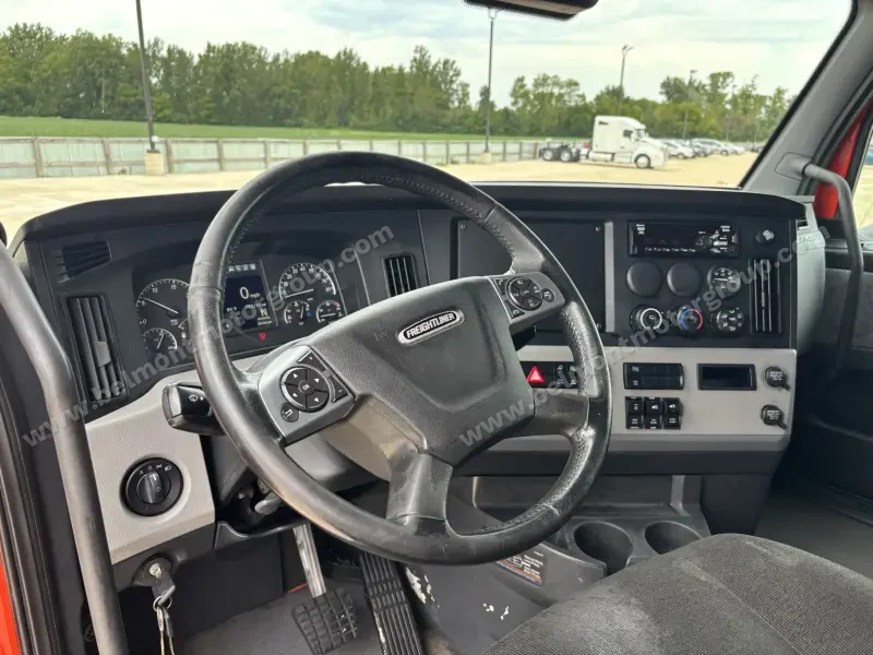 2021 Freightliner CASCADIA 126 photo 15