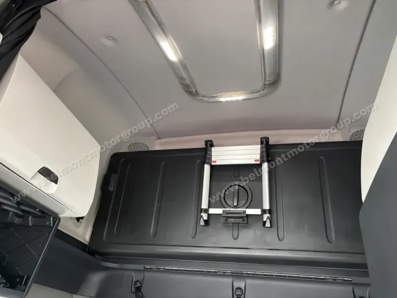 2019 Freightliner Cascadia – Cummins X15 – 400 HP – 72-Inch Raised-Roof Sleeper photo 11