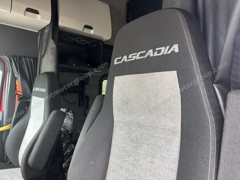 2019 Freightliner Cascadia – Cummins X15 – 400 HP – 72-Inch Raised-Roof Sleeper photo 9