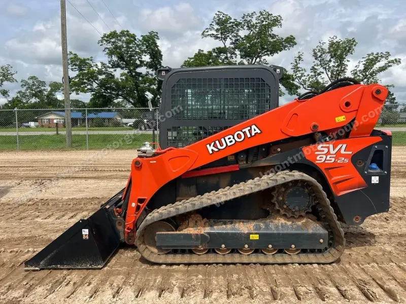 2023 Kubota SVL95-2S photo 2